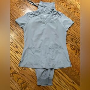Med Couture scrub set